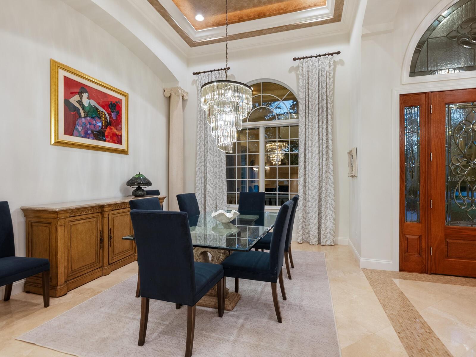 FOUNDERS CLUB - Residential