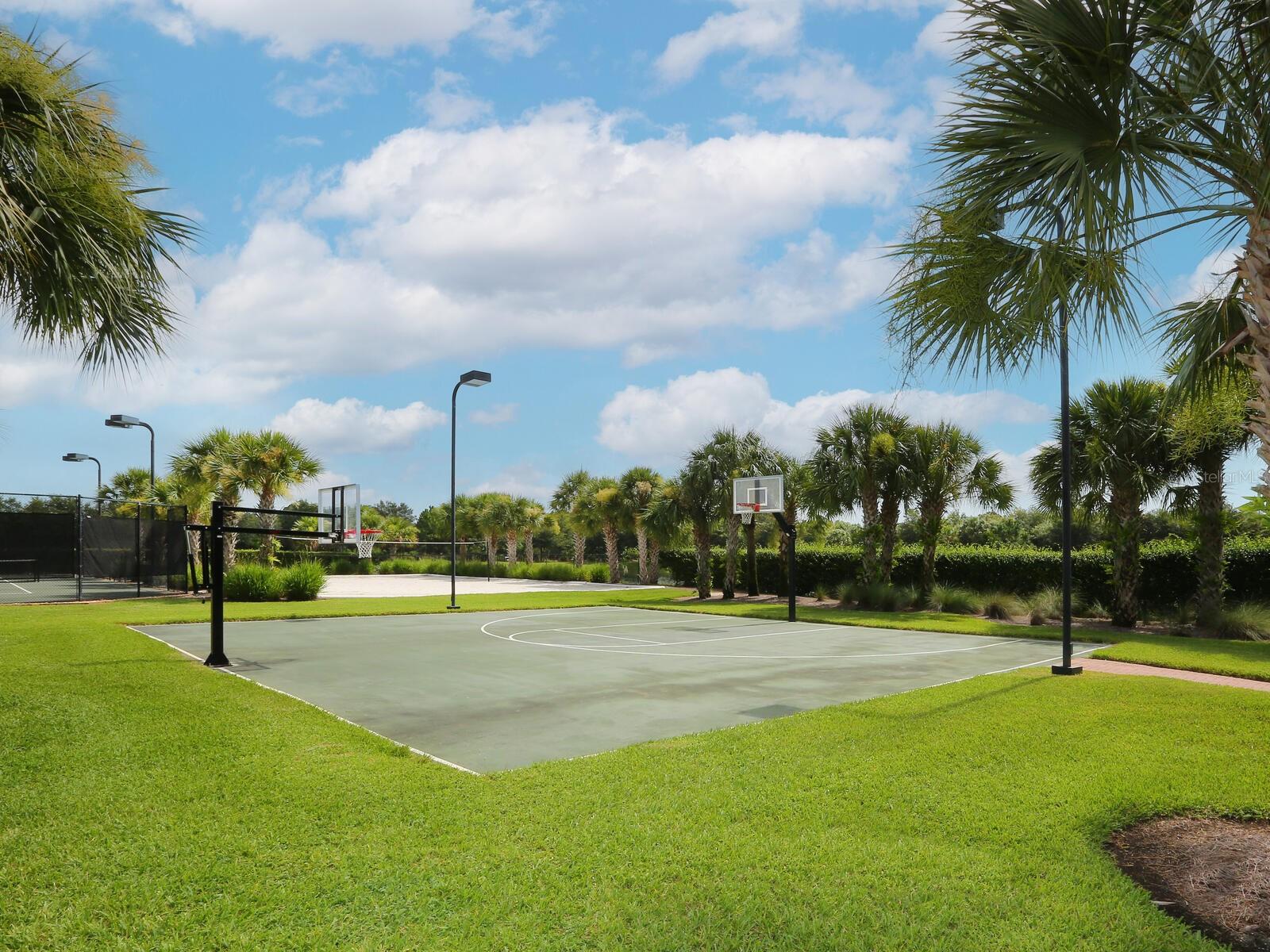 FOUNDERS CLUB - Residential