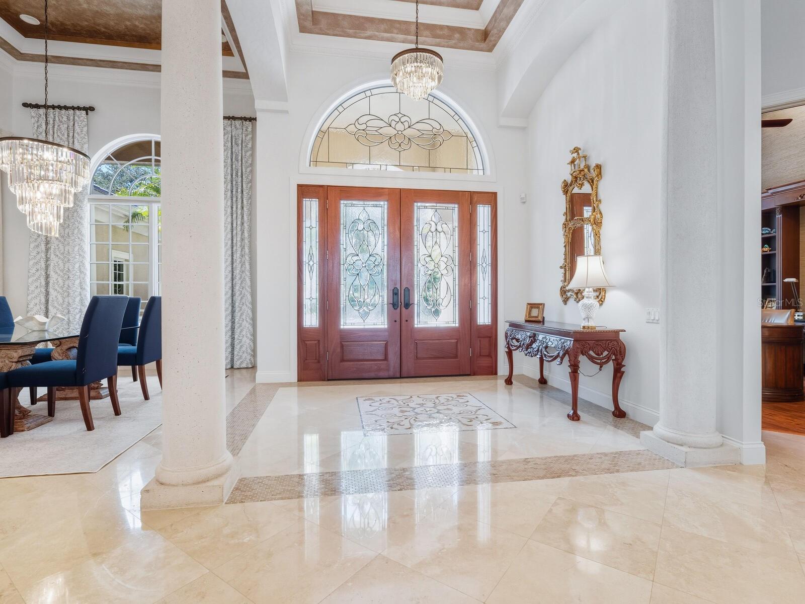 FOUNDERS CLUB - Residential