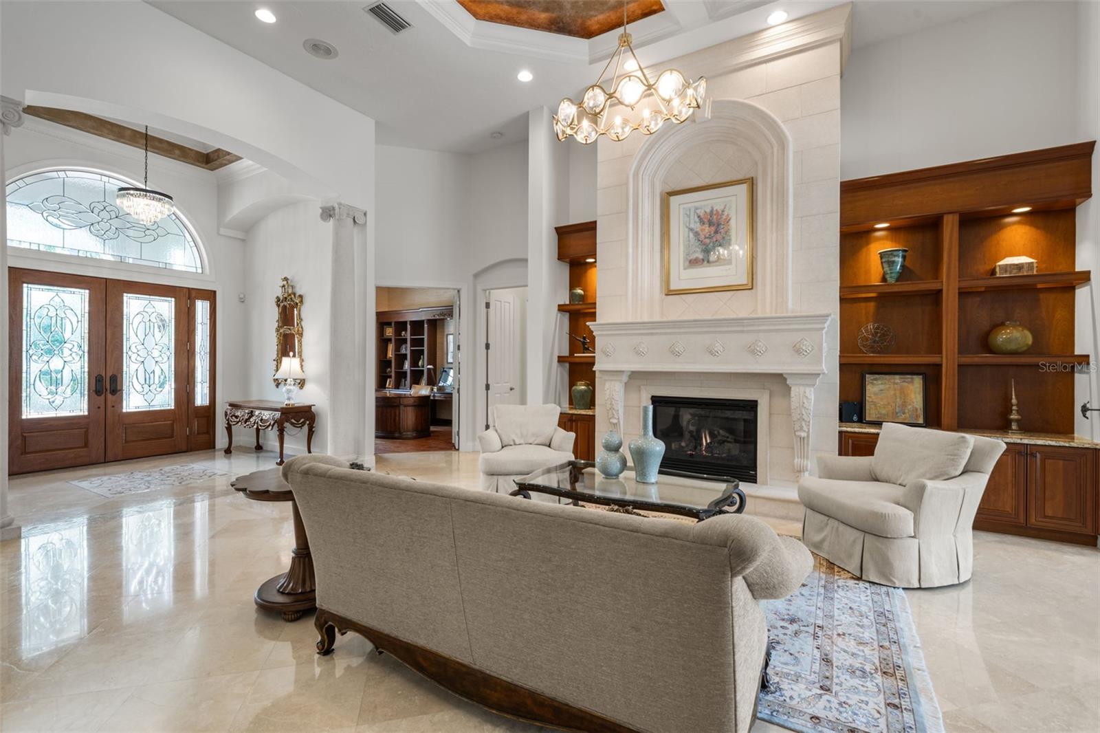 FOUNDERS CLUB - Residential