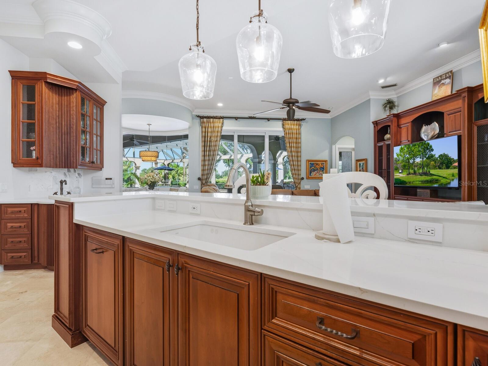 FOUNDERS CLUB - Residential