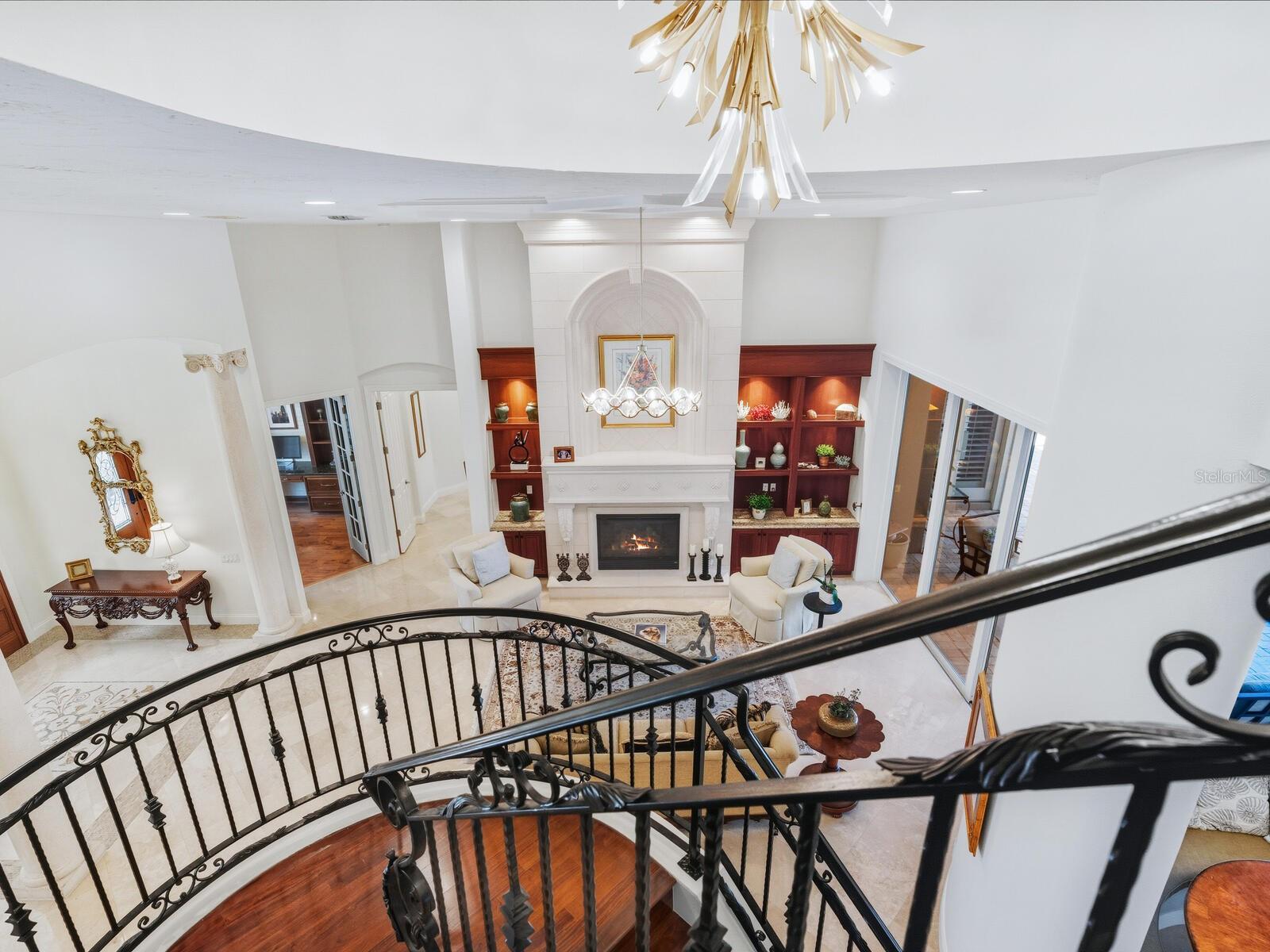 FOUNDERS CLUB - Residential