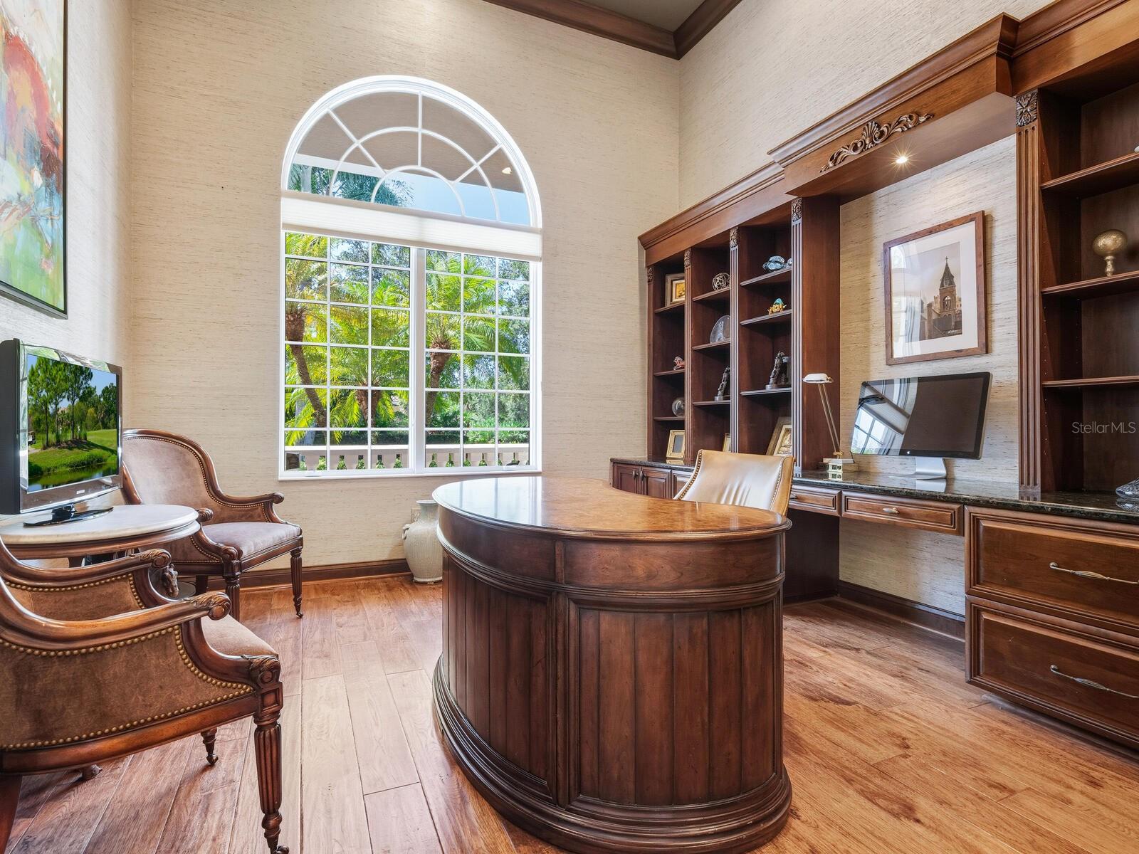 FOUNDERS CLUB - Residential