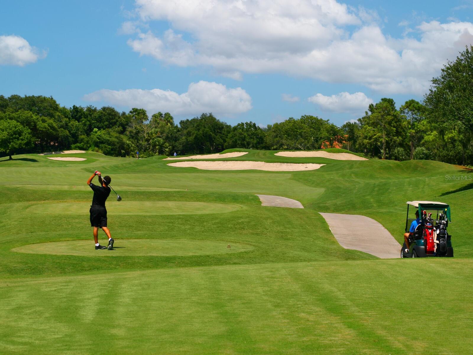 FOUNDERS CLUB - Residential