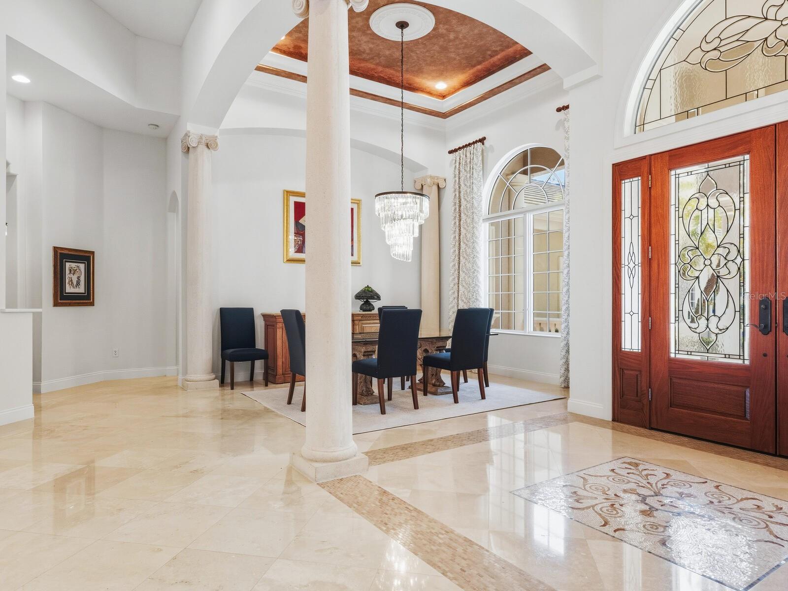 FOUNDERS CLUB - Residential