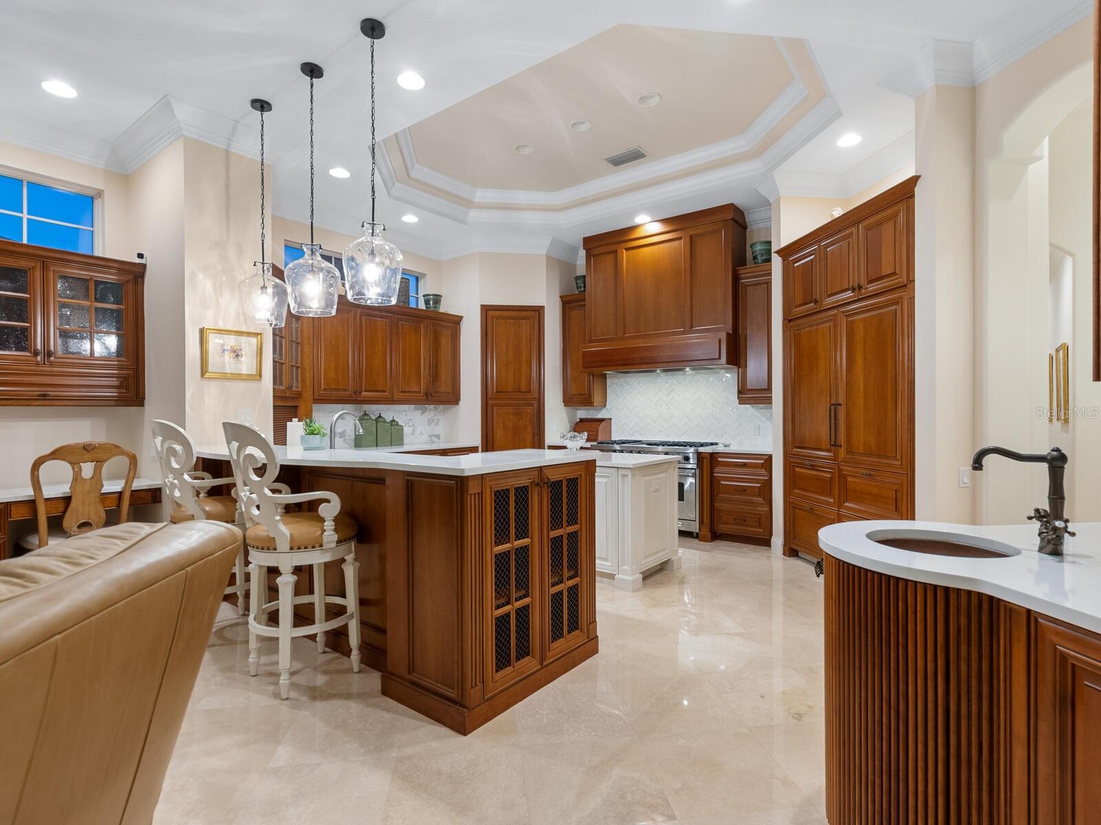 FOUNDERS CLUB - Residential