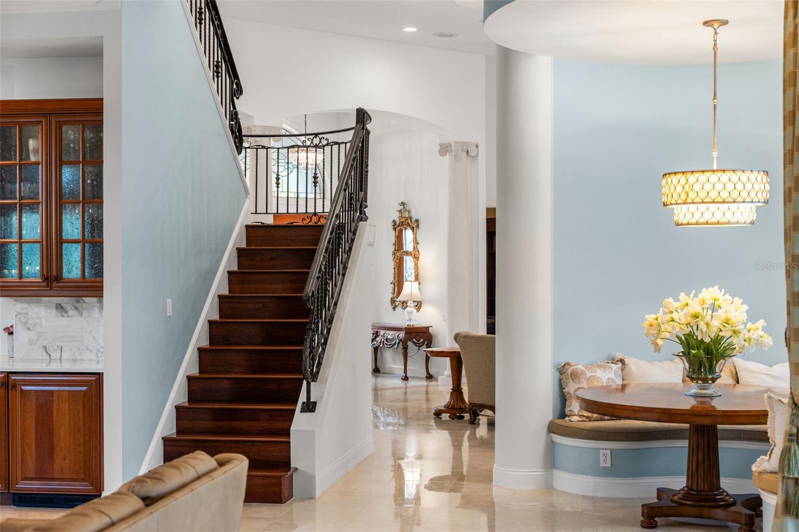 FOUNDERS CLUB - Residential