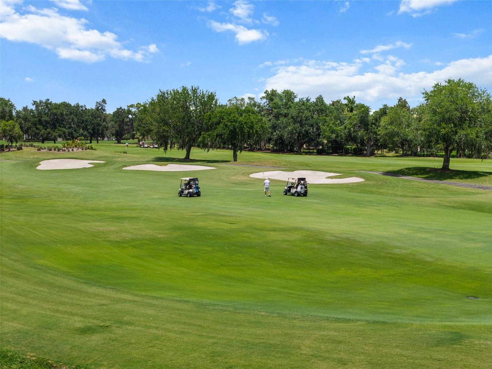 FOUNDERS CLUB - Residential