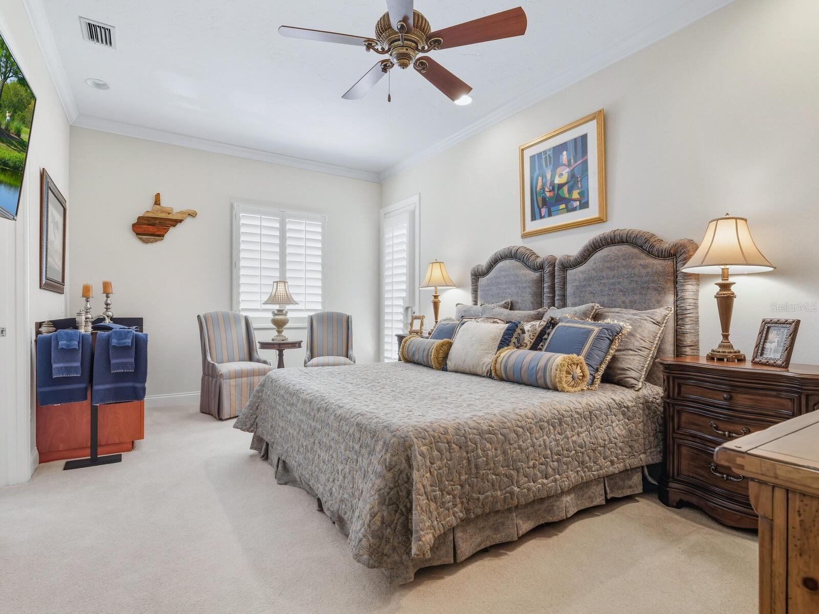 FOUNDERS CLUB - Residential