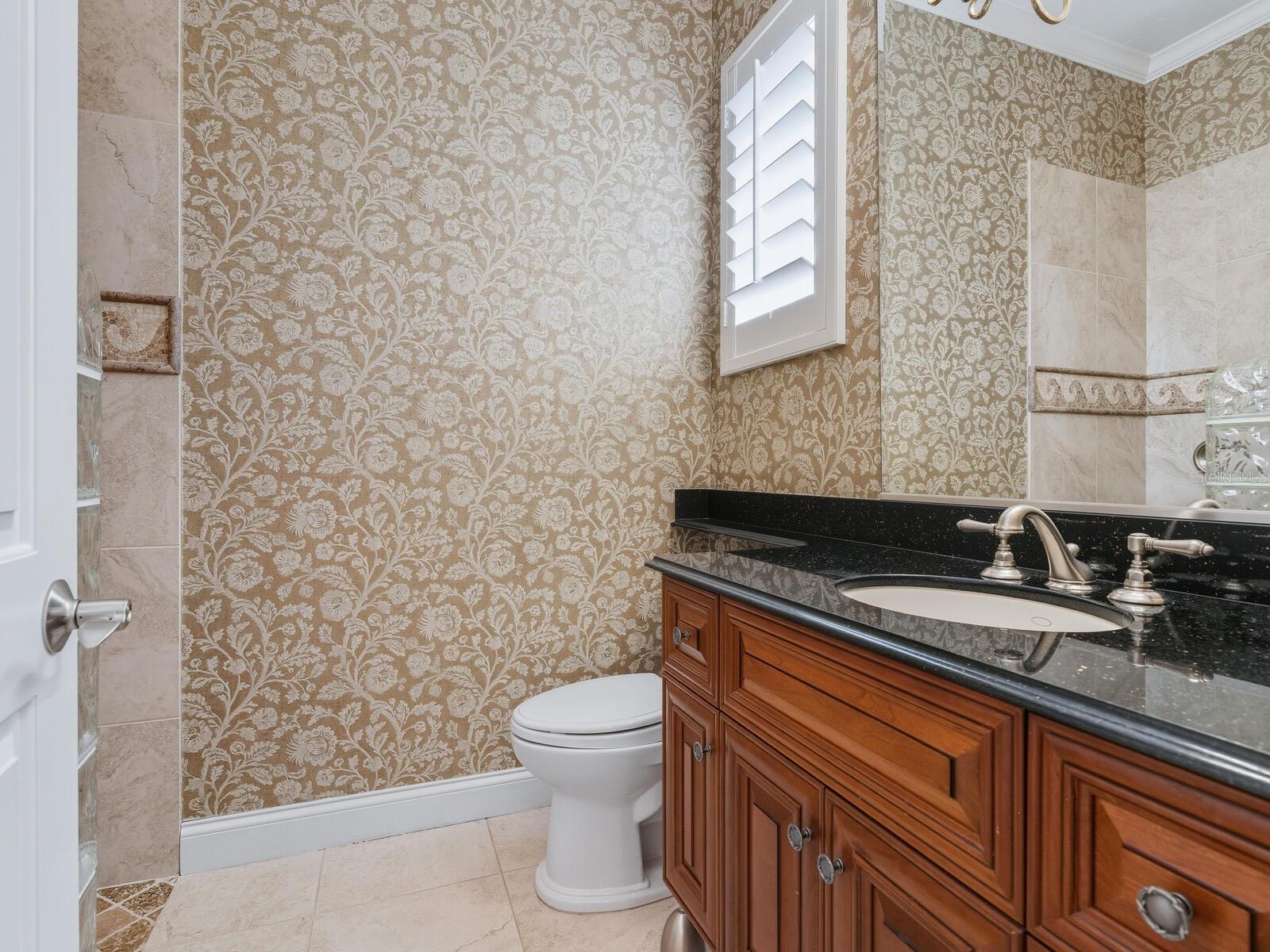 FOUNDERS CLUB - Residential