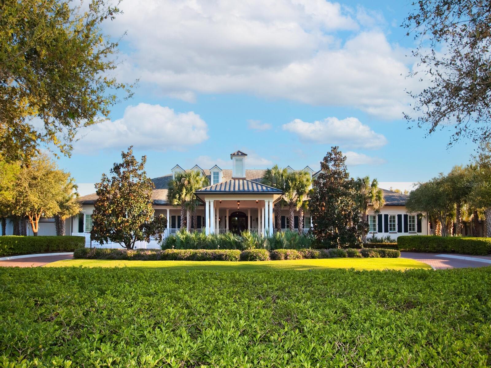 FOUNDERS CLUB - Residential