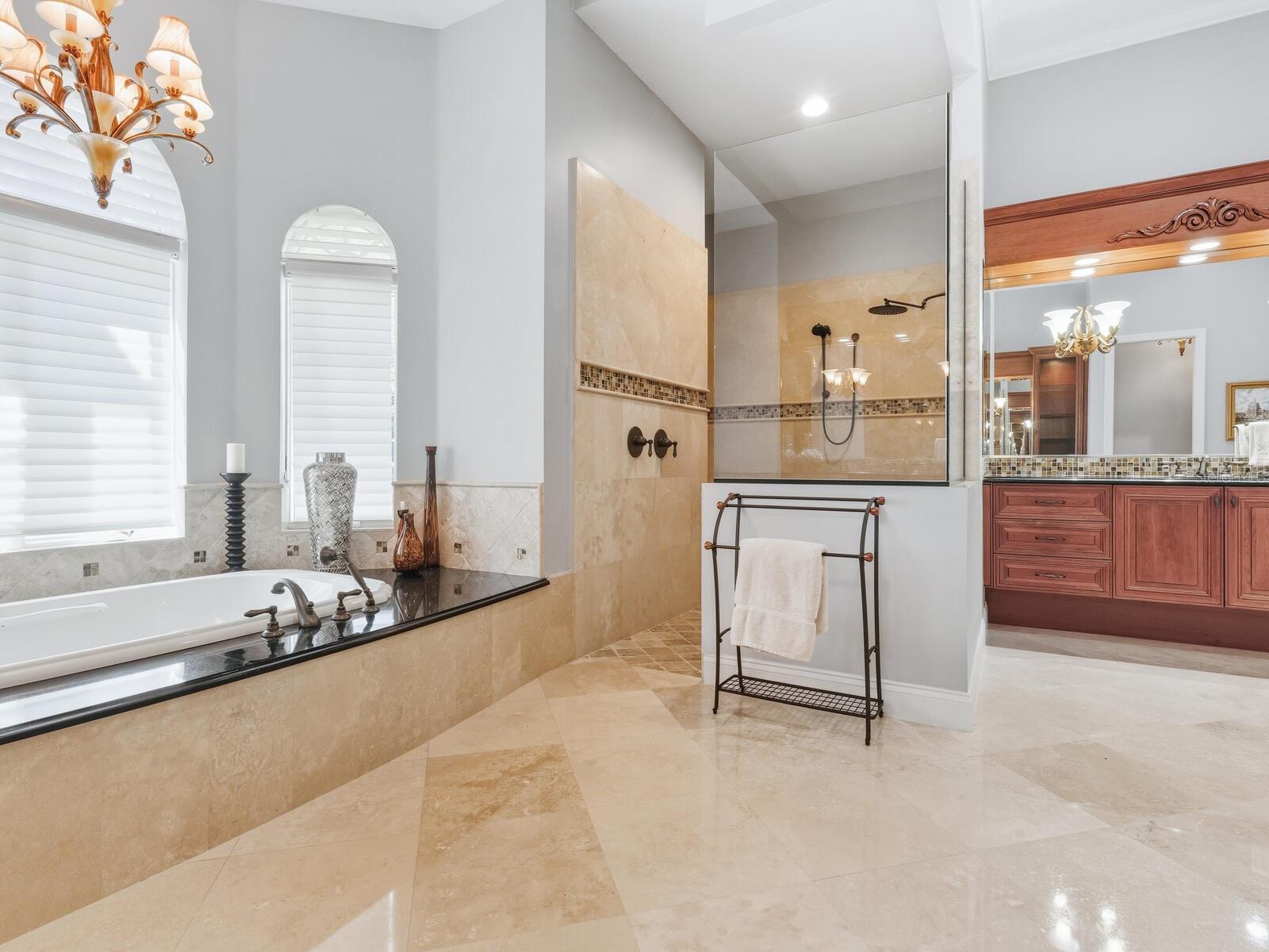 FOUNDERS CLUB - Residential