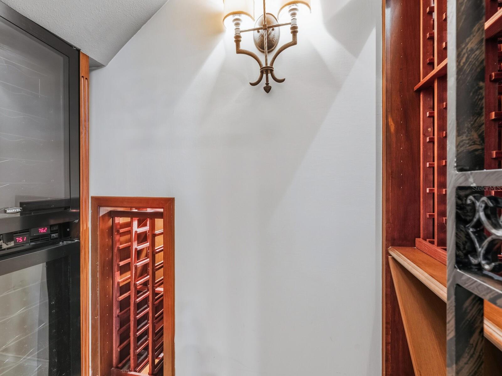 FOUNDERS CLUB - Residential