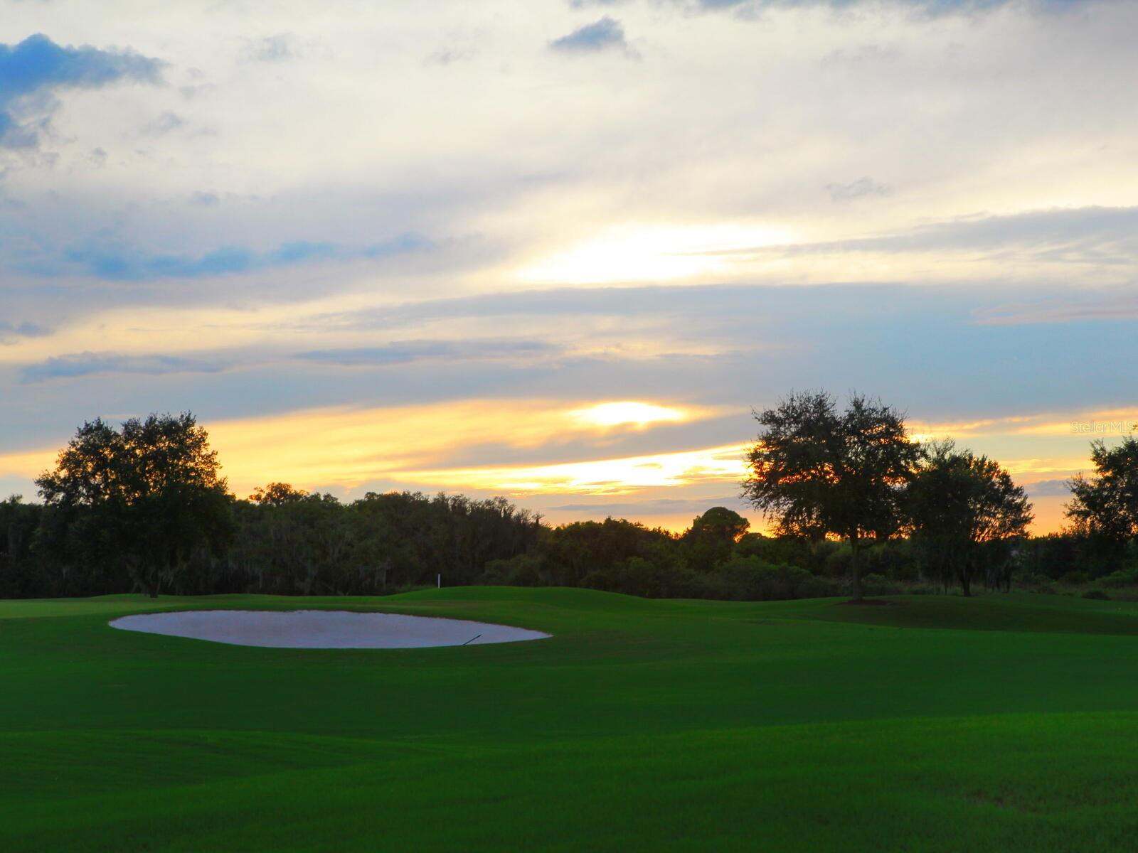 FOUNDERS CLUB - Residential