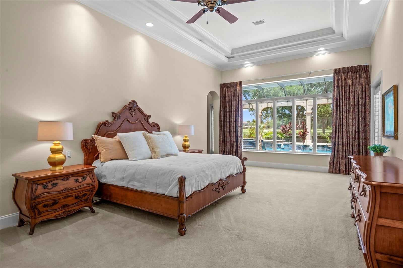 FOUNDERS CLUB - Residential