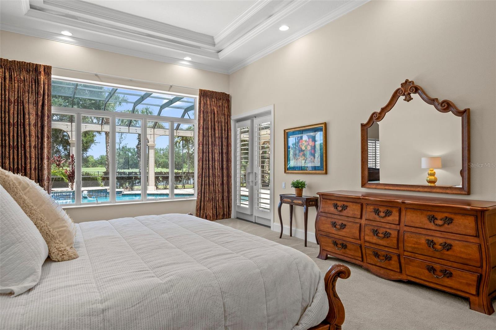 FOUNDERS CLUB - Residential