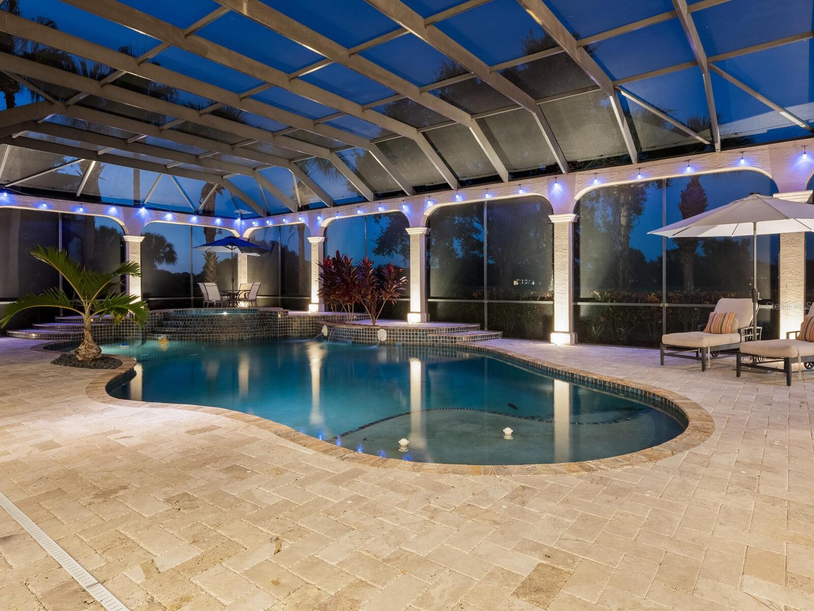 FOUNDERS CLUB - Residential