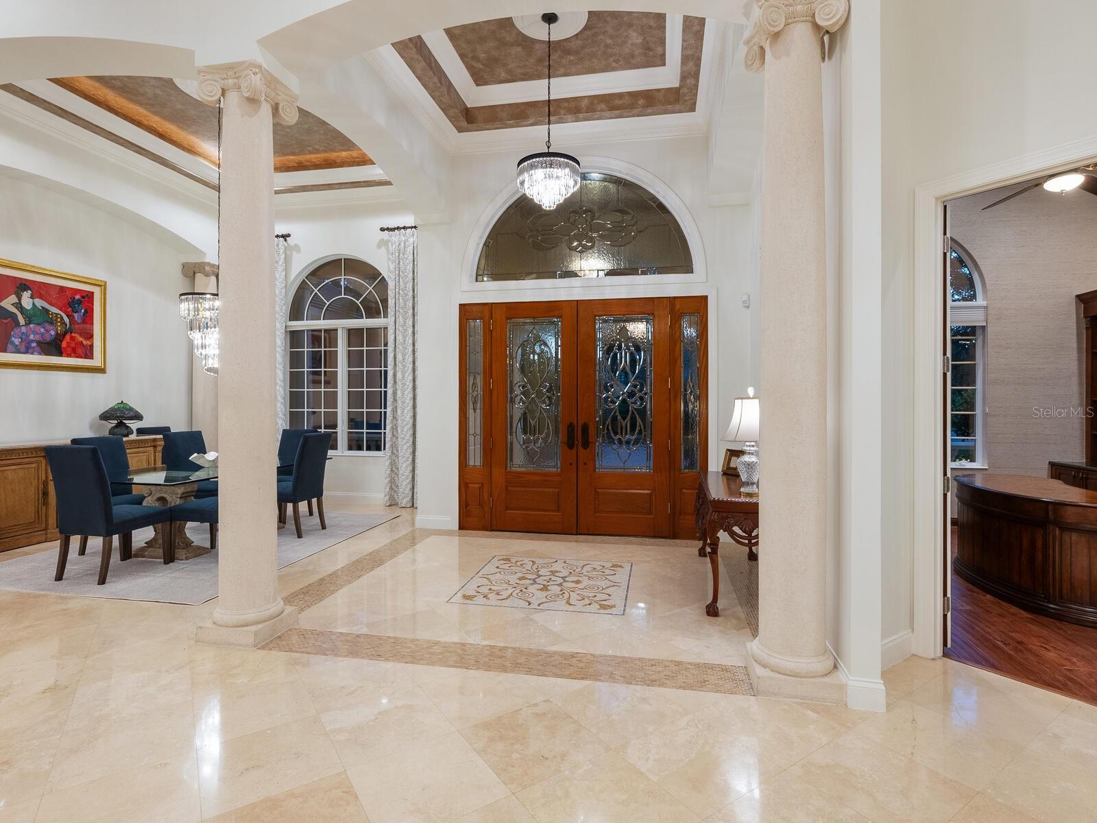 FOUNDERS CLUB - Residential