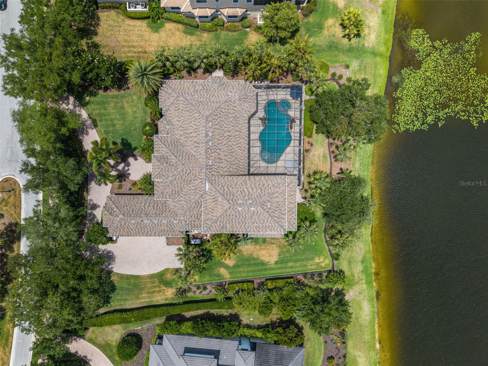 FOUNDERS CLUB - Residential