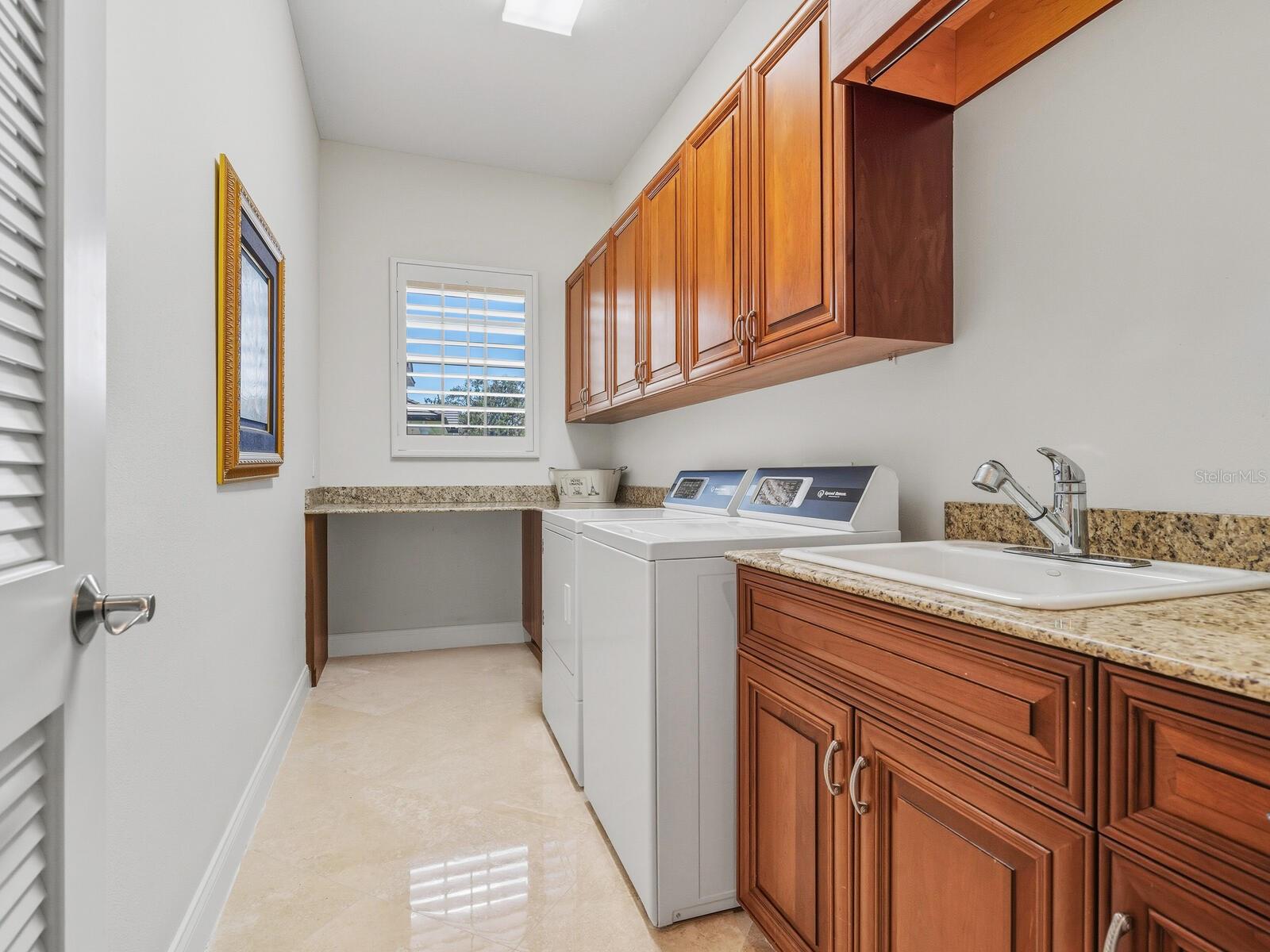 FOUNDERS CLUB - Residential