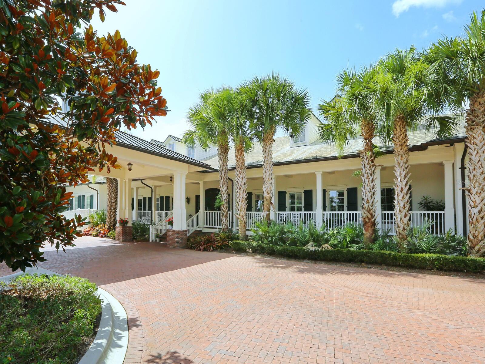 FOUNDERS CLUB - Residential