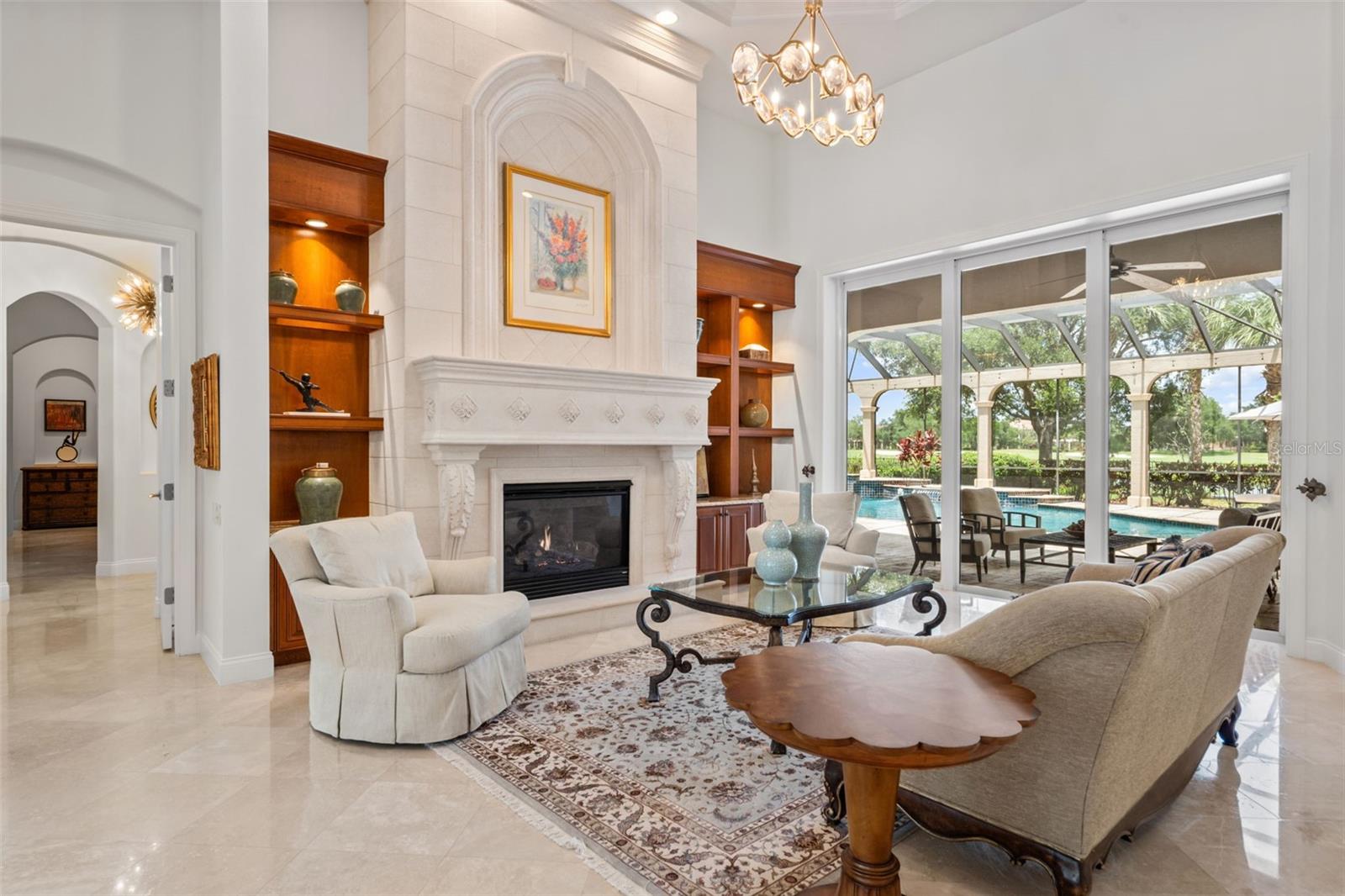 FOUNDERS CLUB - Residential