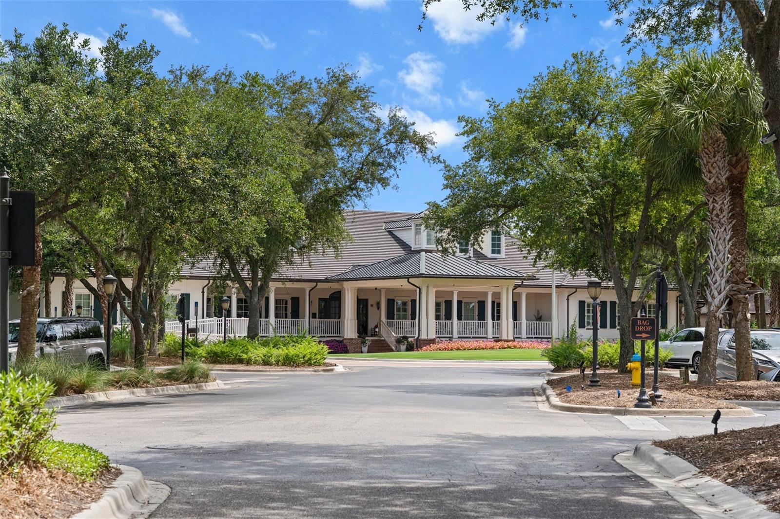 FOUNDERS CLUB - Residential