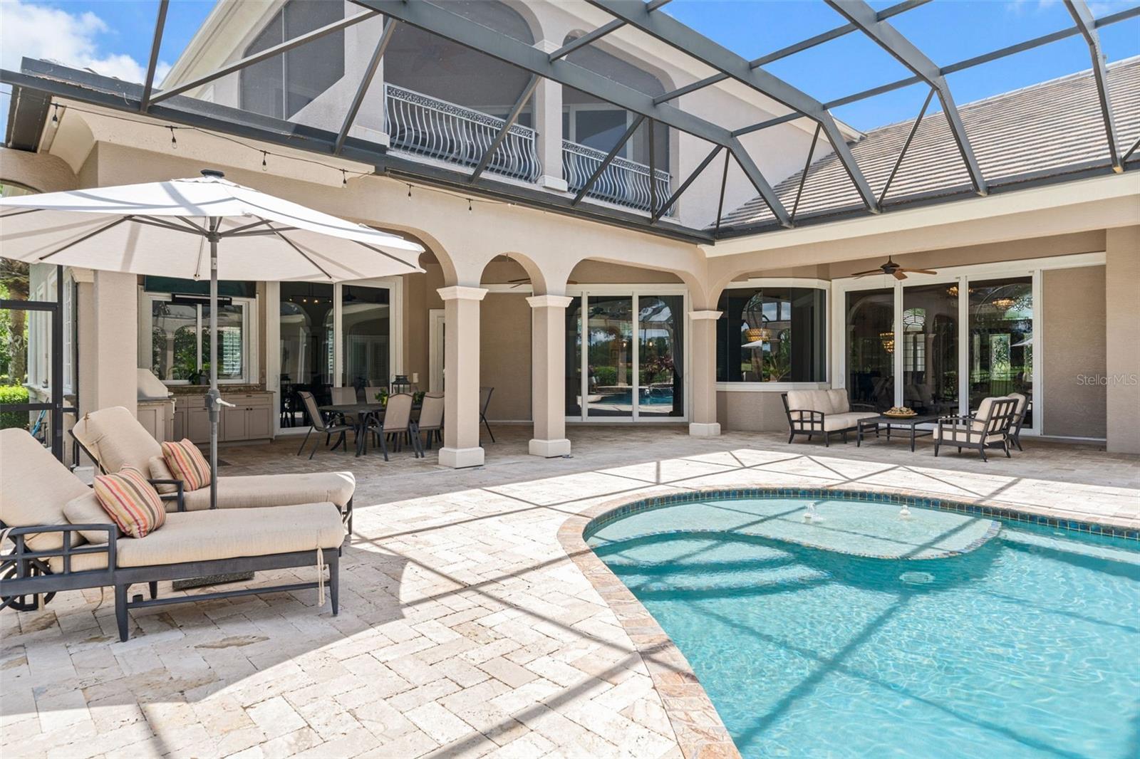 FOUNDERS CLUB - Residential