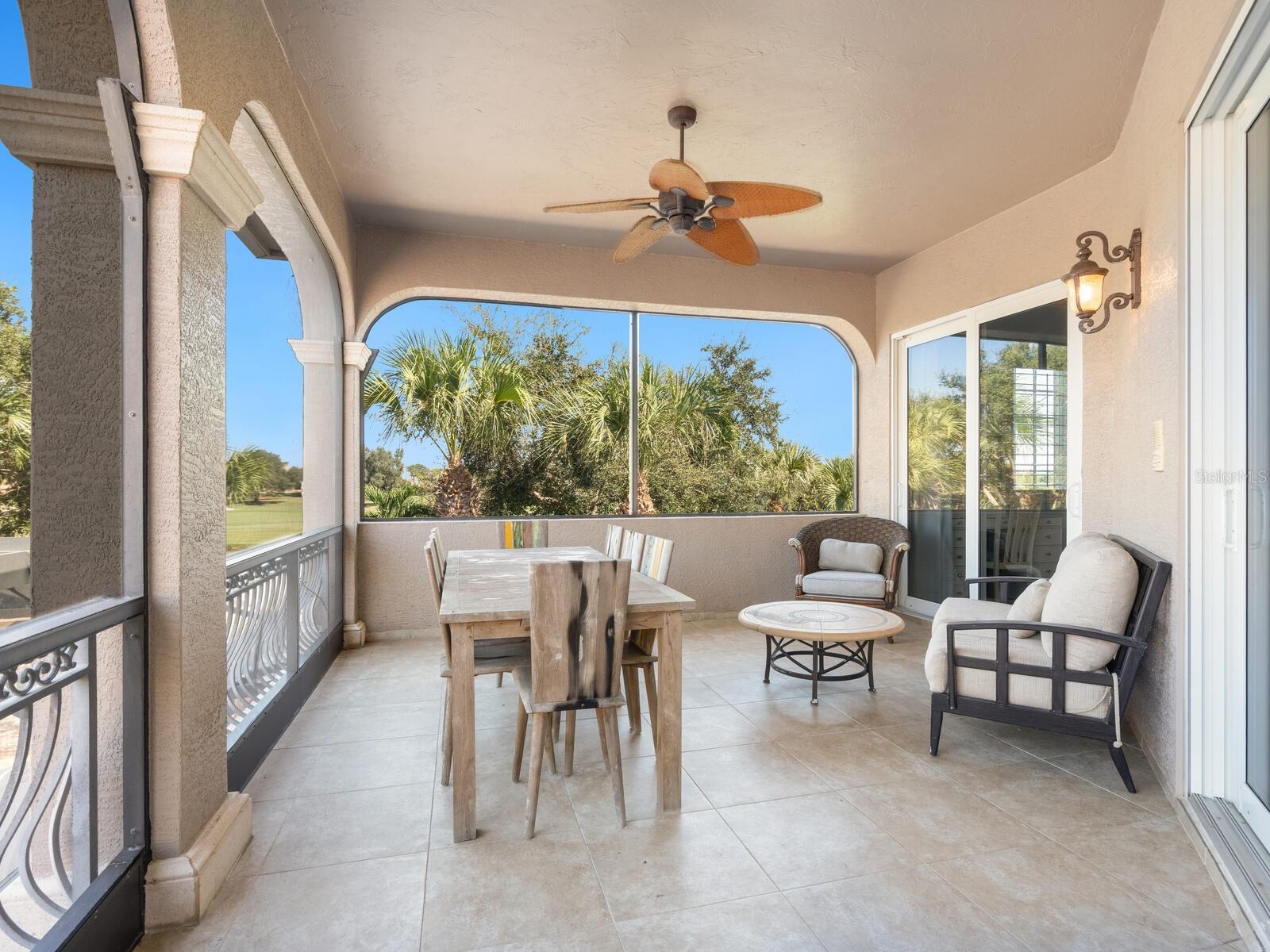 FOUNDERS CLUB - Residential