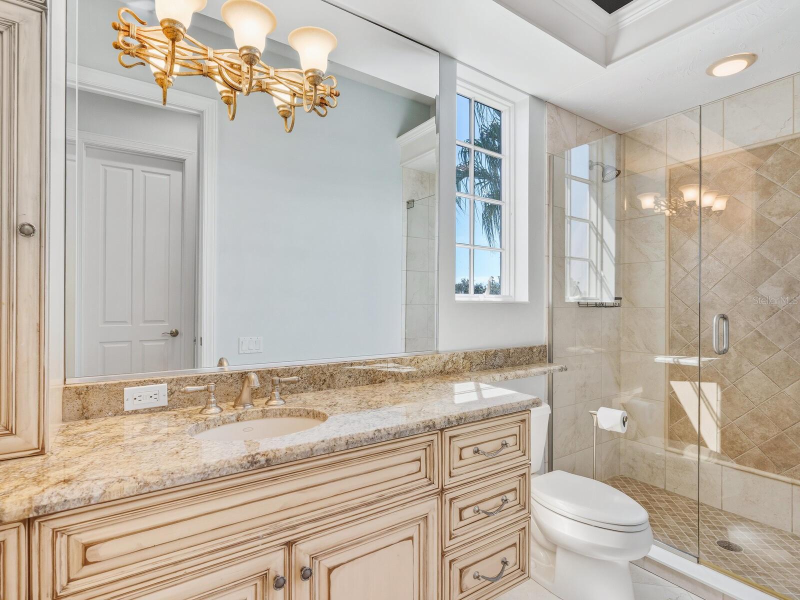 FOUNDERS CLUB - Residential