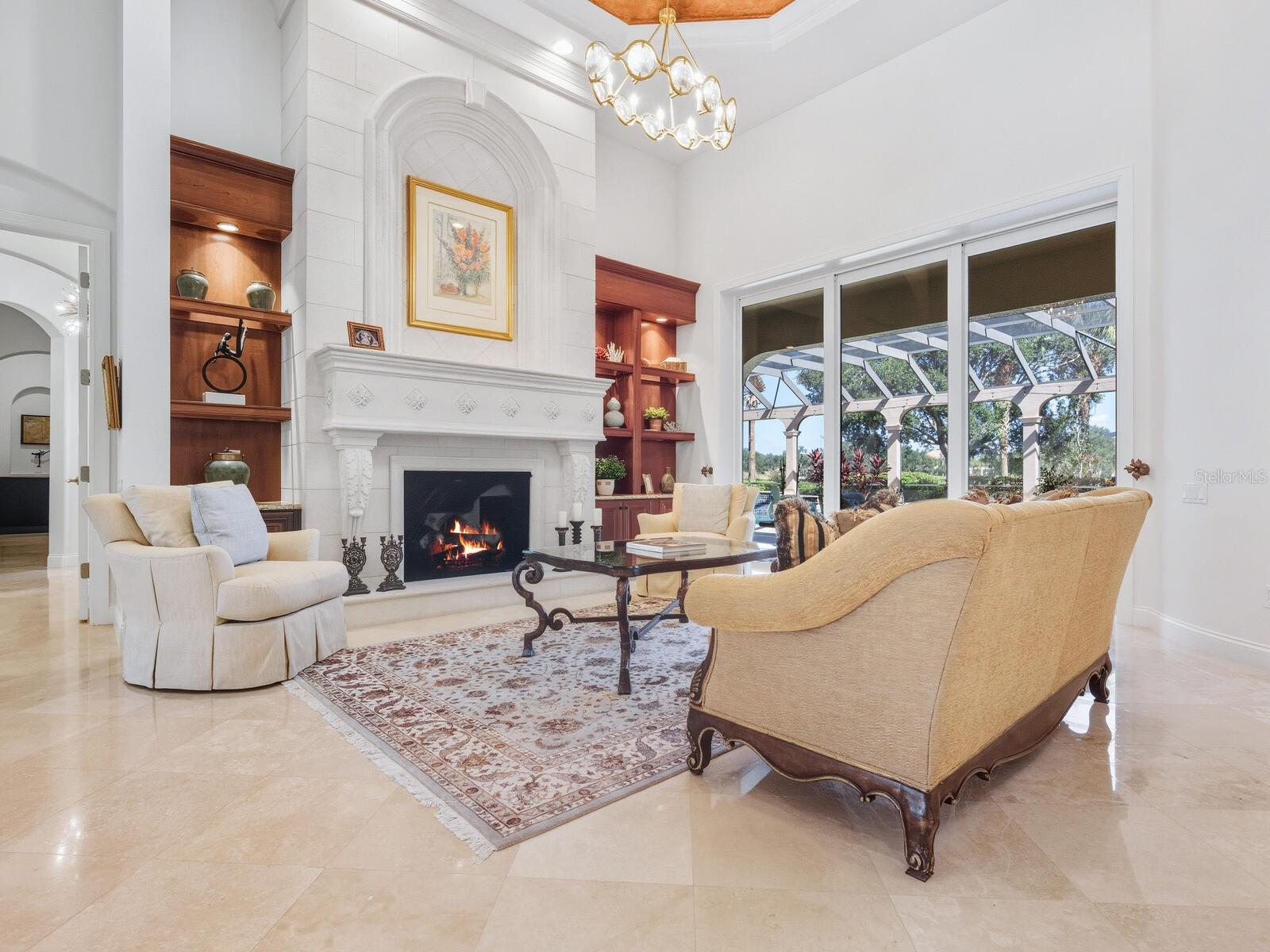 FOUNDERS CLUB - Residential