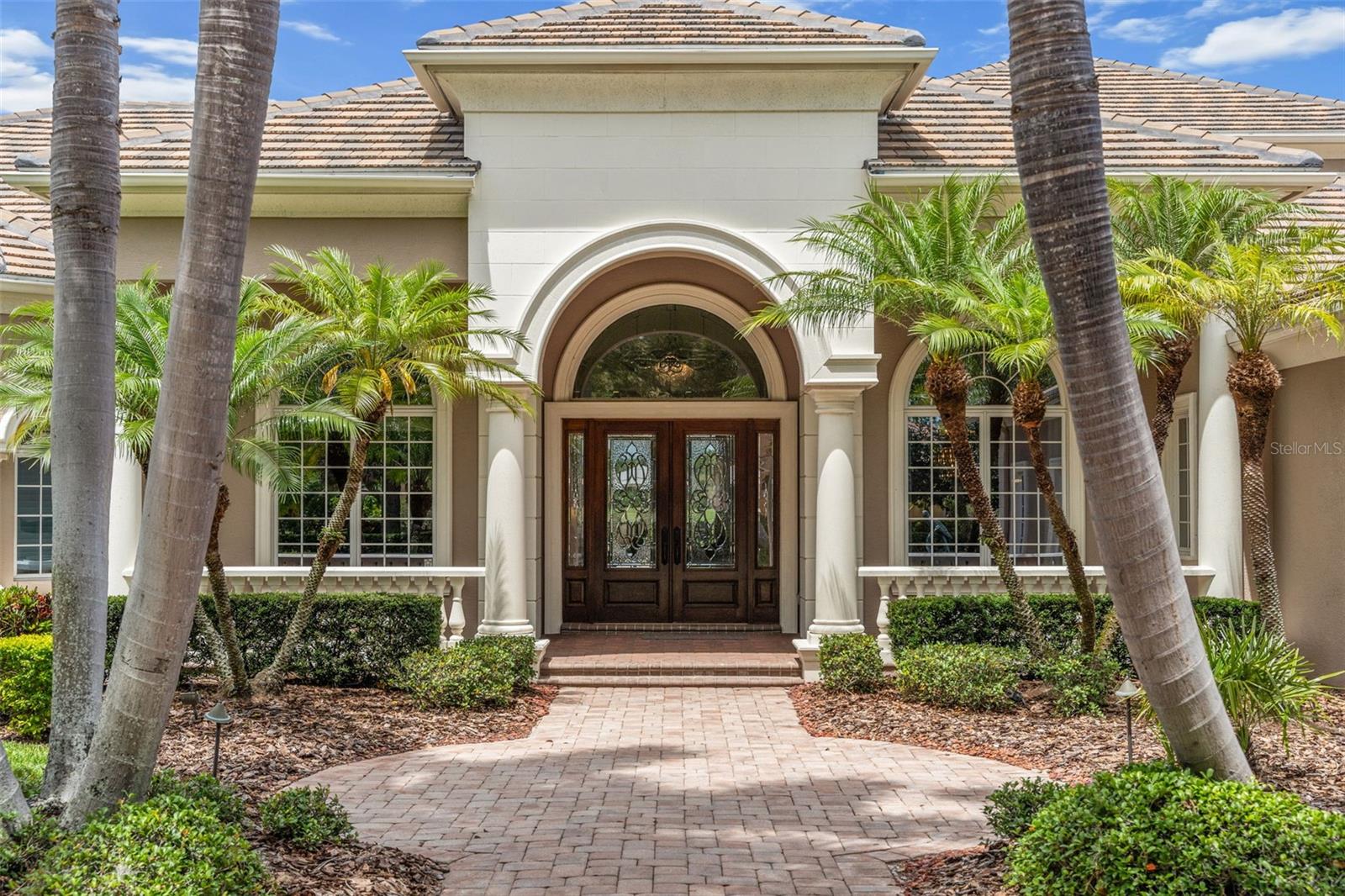 FOUNDERS CLUB - Residential