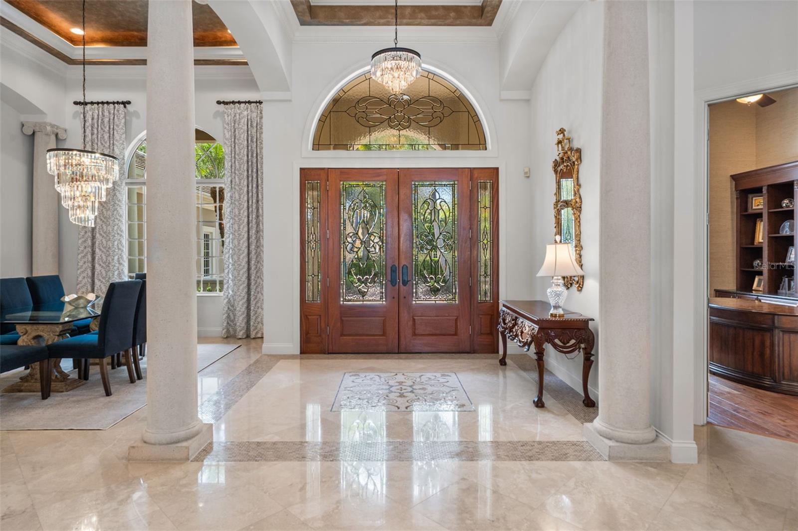 FOUNDERS CLUB - Residential