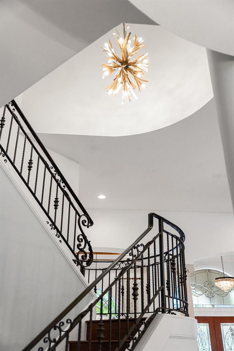 FOUNDERS CLUB - Residential