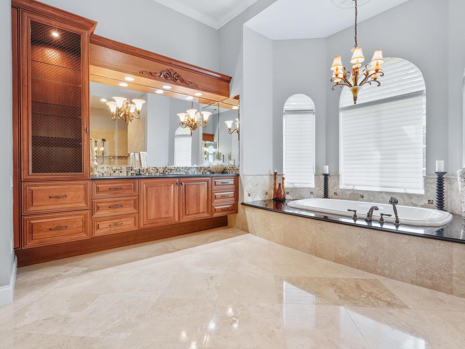 FOUNDERS CLUB - Residential