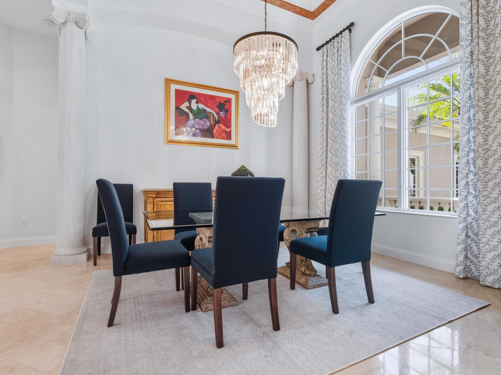 FOUNDERS CLUB - Residential