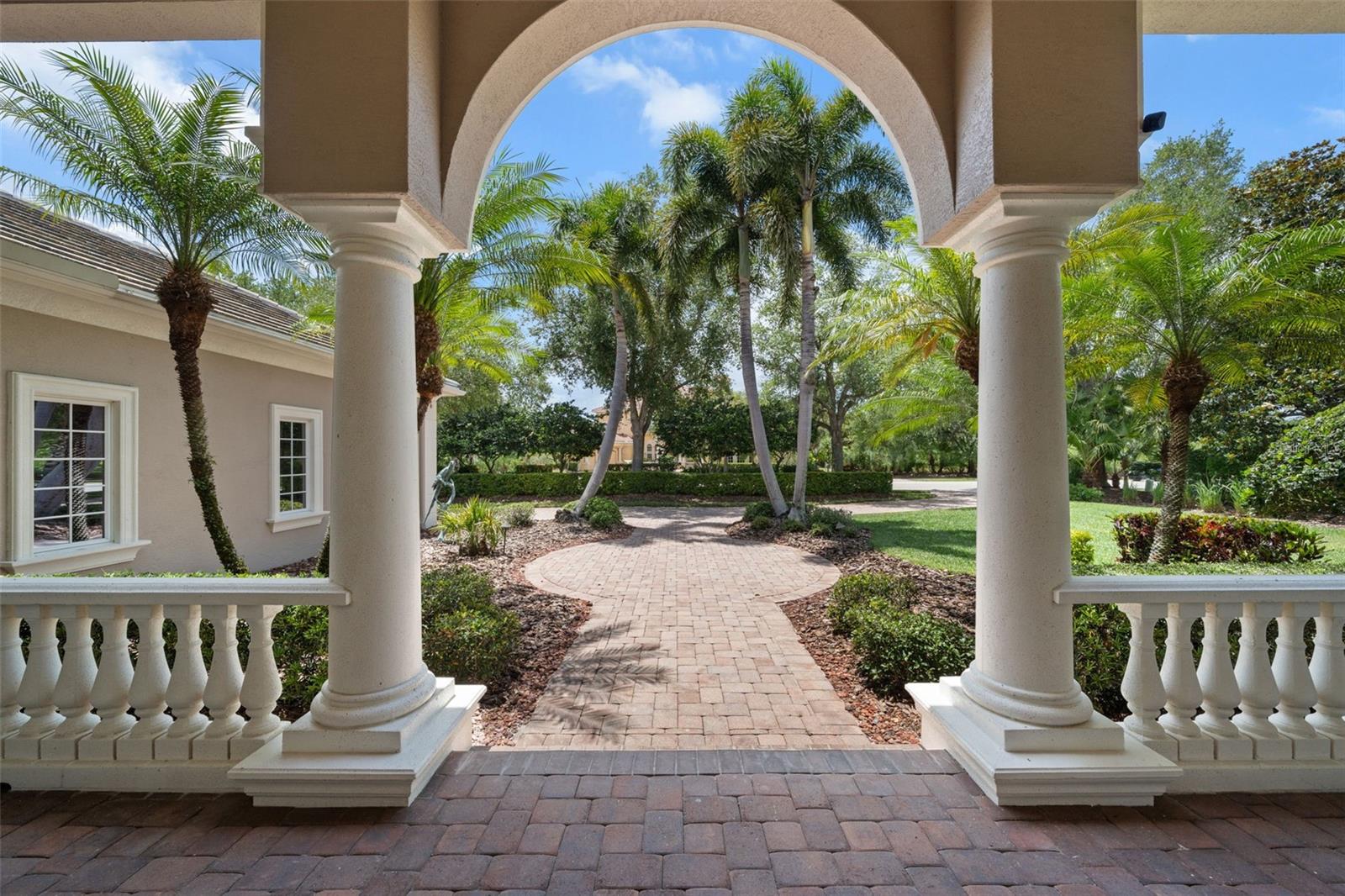 FOUNDERS CLUB - Residential