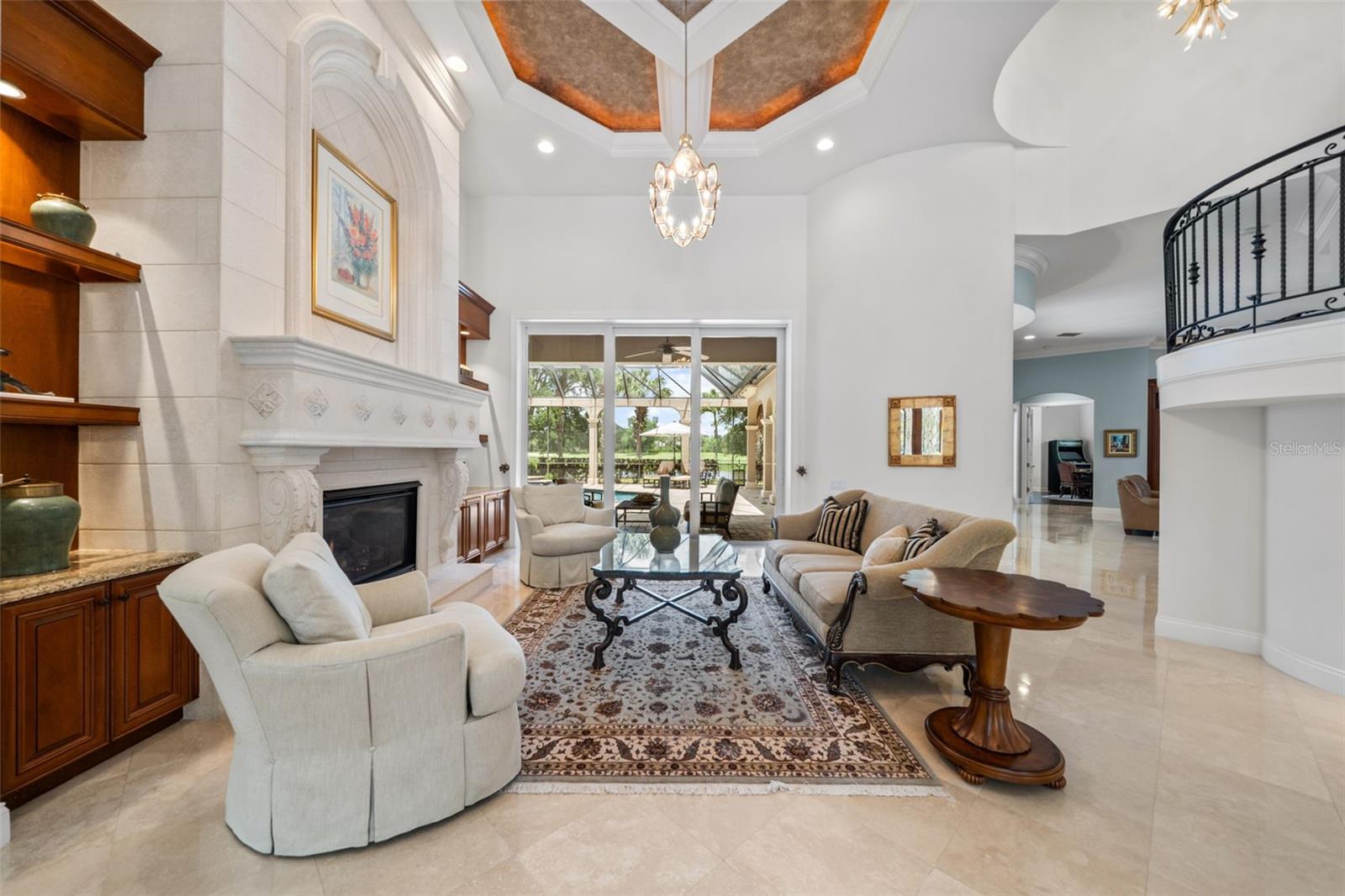 FOUNDERS CLUB - Residential