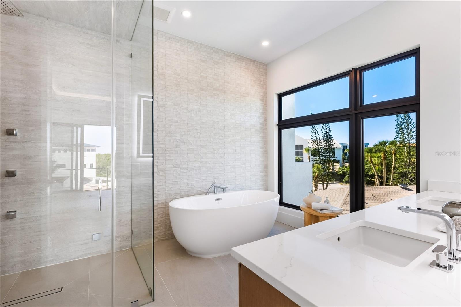 LONGBOAT KEY ESTATES - Residential