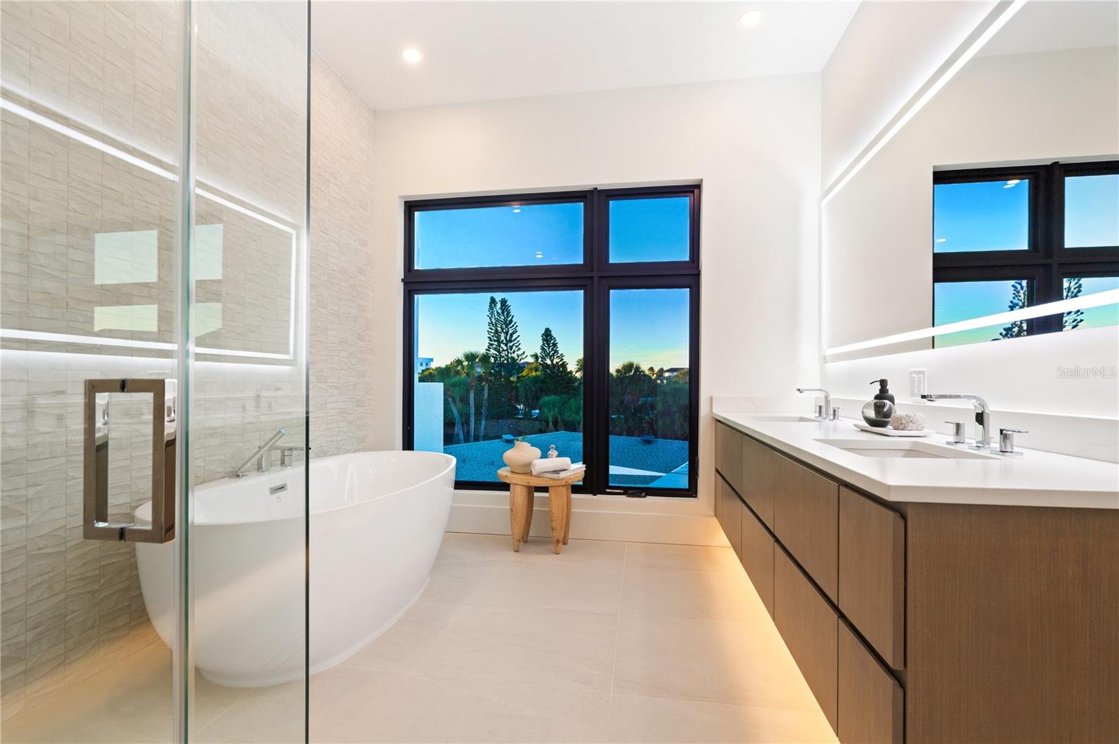 LONGBOAT KEY ESTATES - Residential