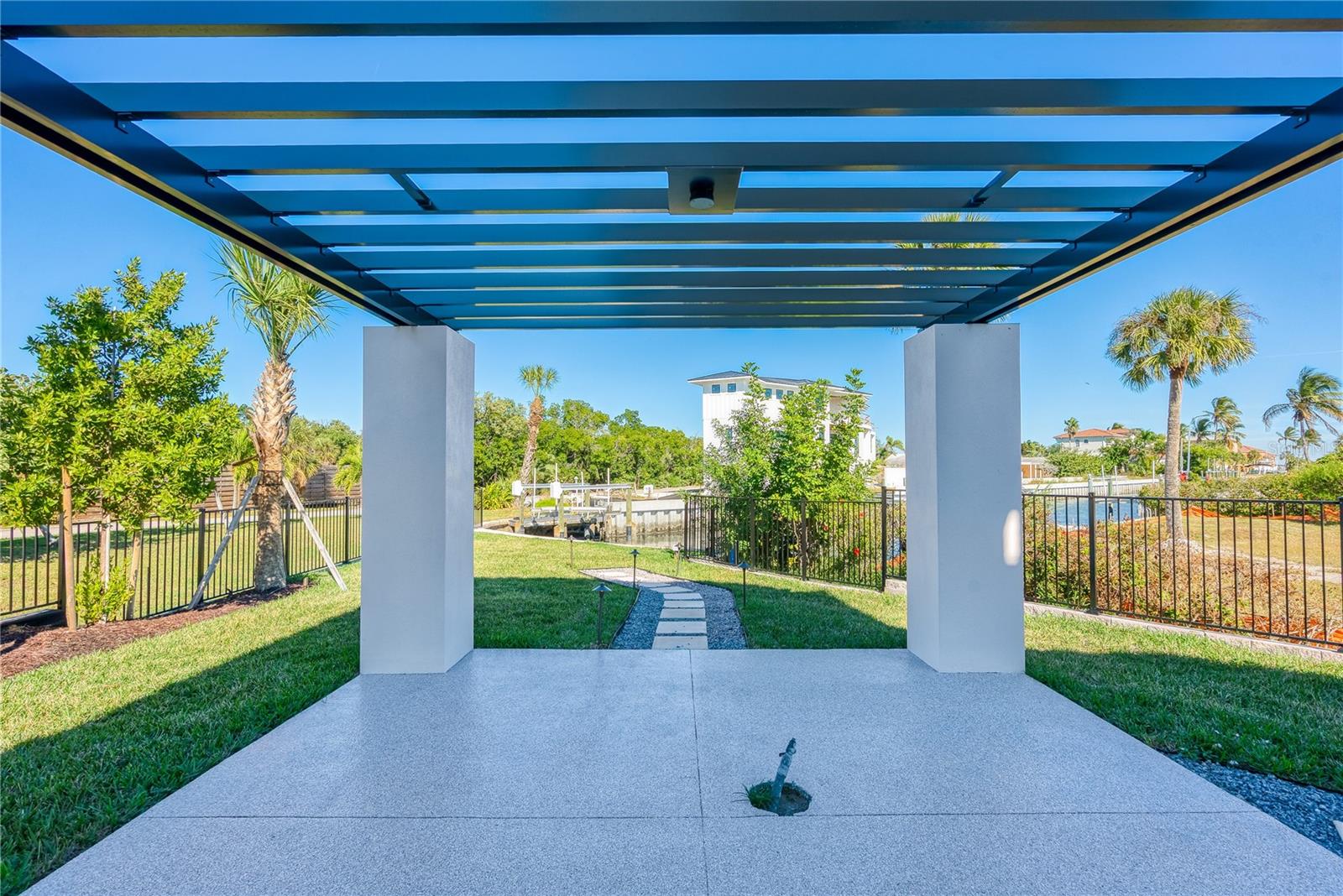 LONGBOAT KEY ESTATES - Residential