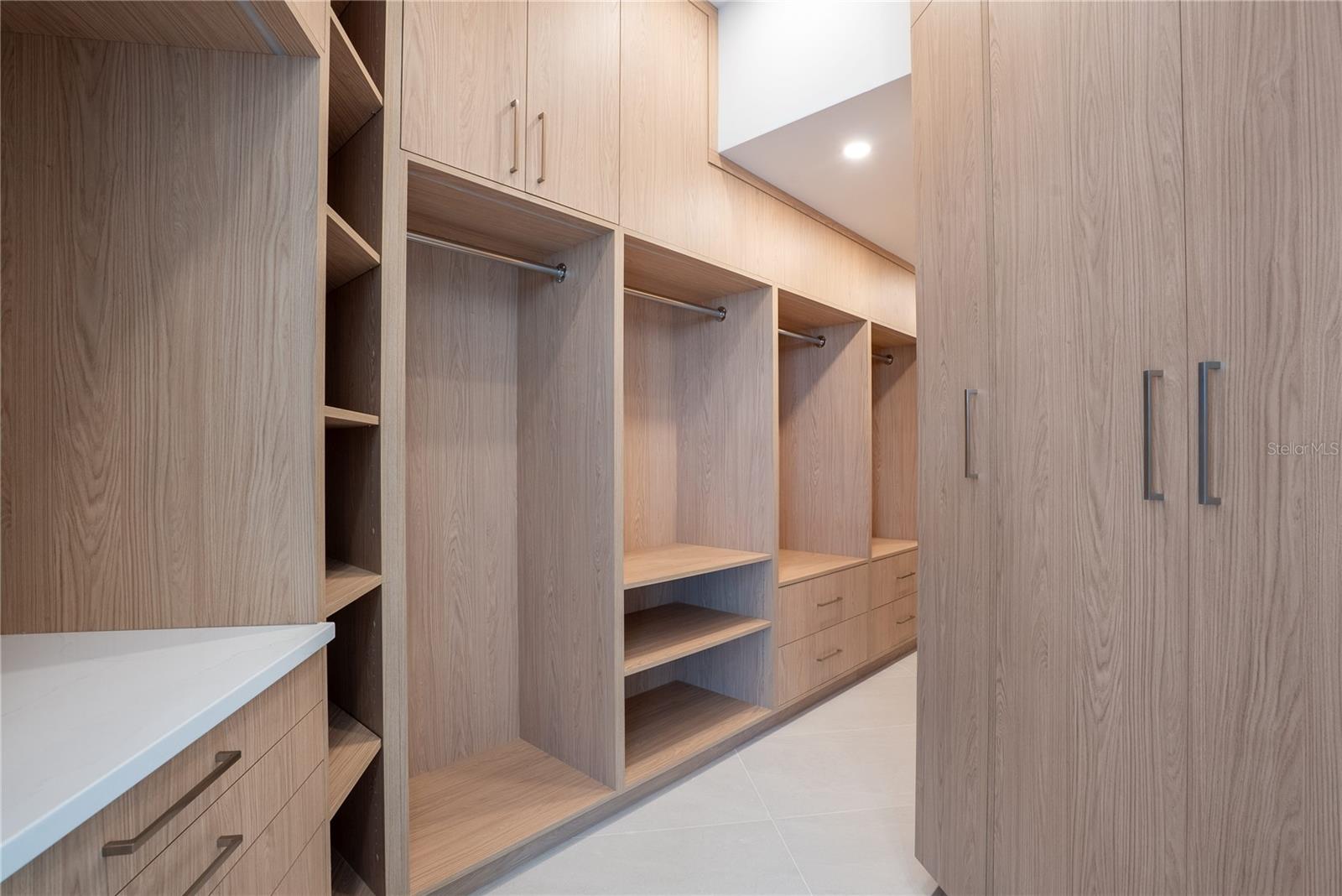 LONGBOAT KEY ESTATES - Residential