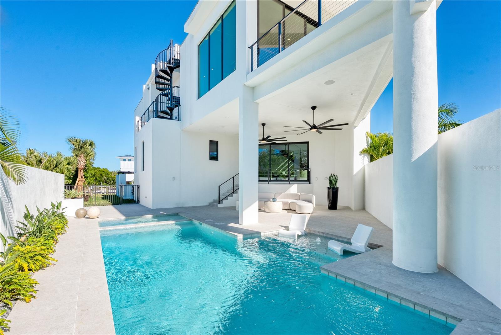 LONGBOAT KEY ESTATES - Residential