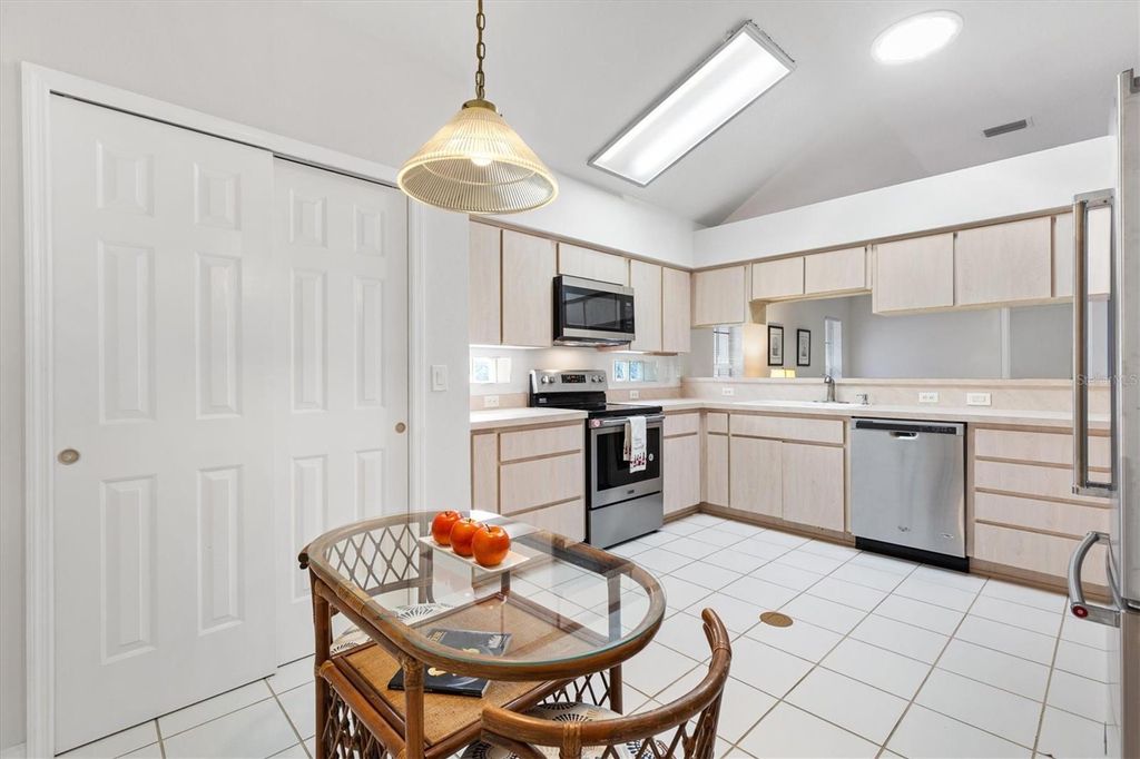 Photo of 5610 King James Avenue, Leesburg, FL 34748 (MLS # G5103826)