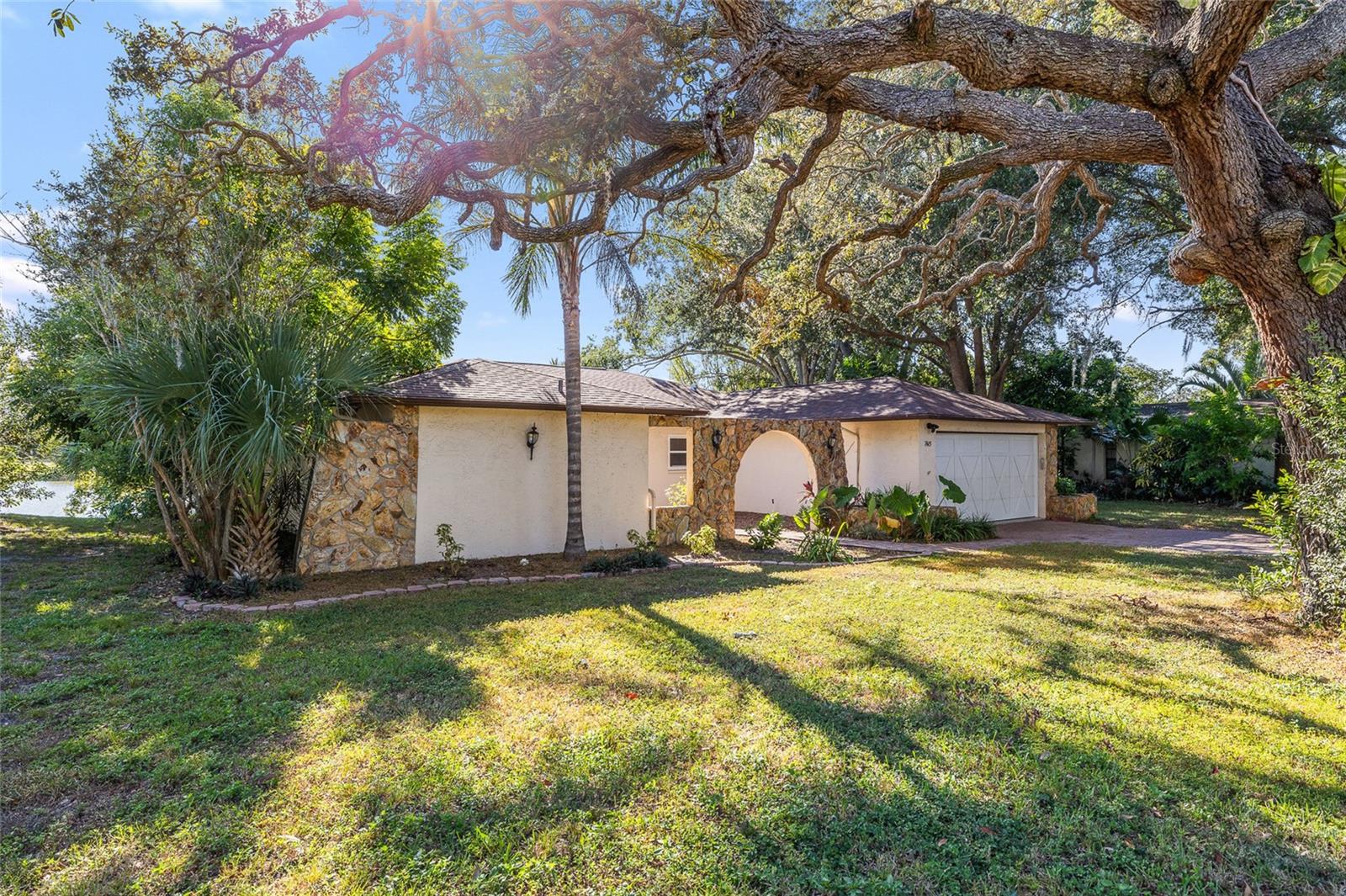 7415 LAKE FOREST CIRCLE