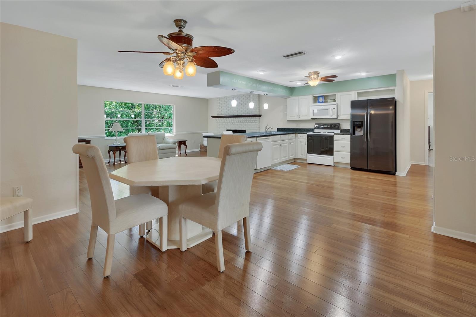 ROLLING ACRES ESTATES UNIT 01 - Residential