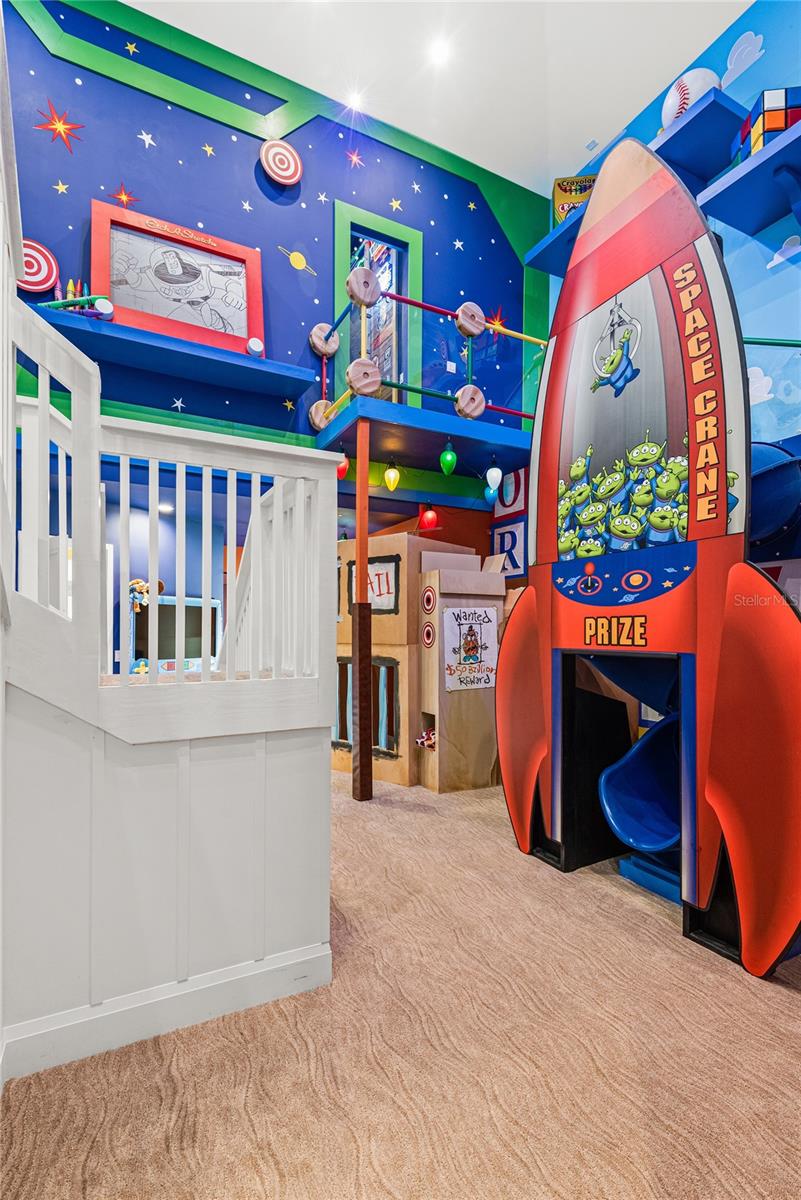 REUNION WEST VLGS NORTH - Residential