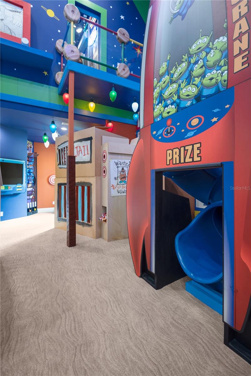 REUNION WEST VLGS NORTH - Residential