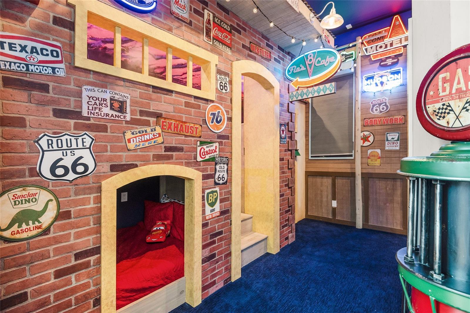 REUNION WEST VLGS NORTH - Residential