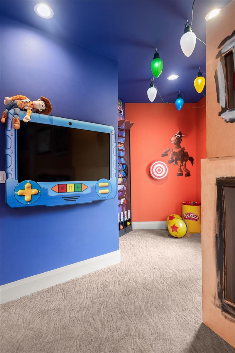 REUNION WEST VLGS NORTH - Residential